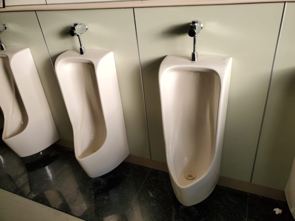 トイレ水栓金具